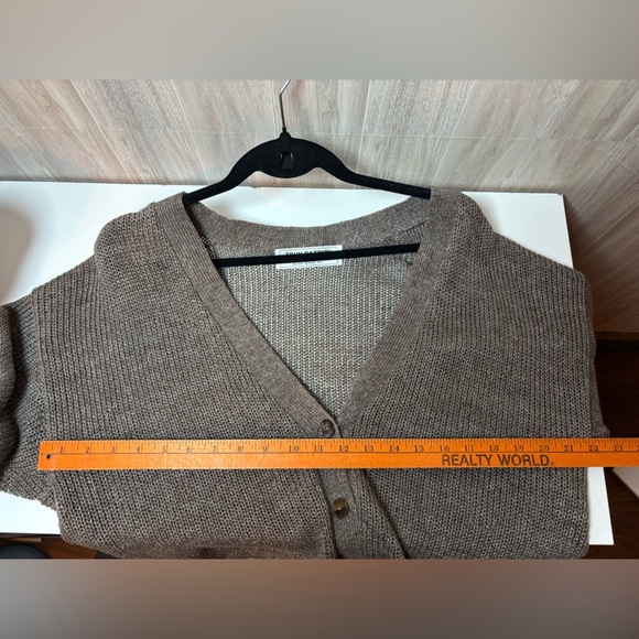 John Patrick vintage Brown Cardigan Sweater with V-neck and Tie Detail - Picture 5 of 10